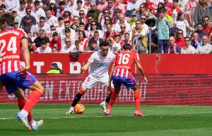 星空体育平台-西媒：塞维利亚边锋巴尔加斯腿筋受伤，预计伤缺4-6周&amp;赛季报销