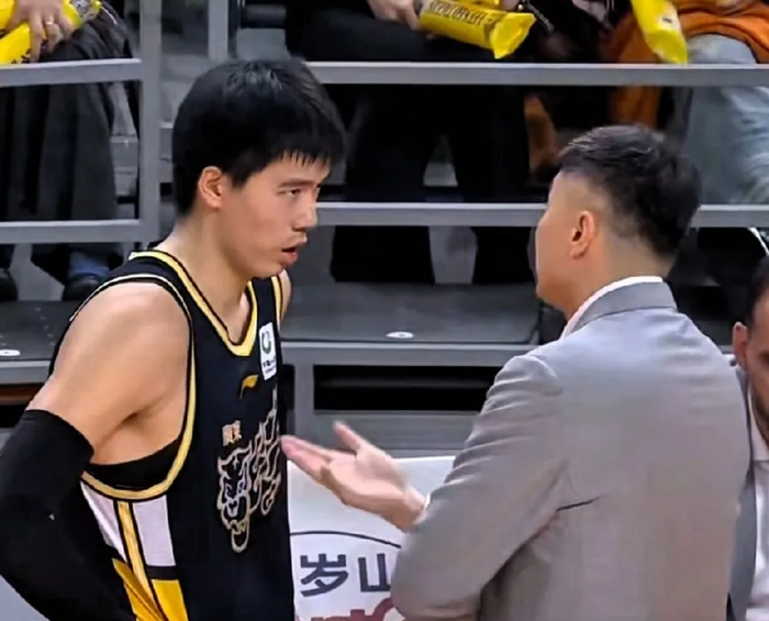 星空体育平台-焦泊乔会离开广东队吗？CBA名记进行了解答|杜锋|付政浩|广东男篮|沈梓捷|球队_新浪体育_新浪新闻